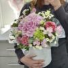 Композиция с гортензией и пионовидными розами в цилиндре С23