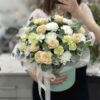 Цветочная композиция в коробке с хризантемой и кустовой розой в Бресте