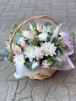 самая нежная корзина цветов