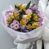 яркий букет полевых цветов