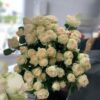 Кремовая кустовая пионовидная роза поштучно в Бресте